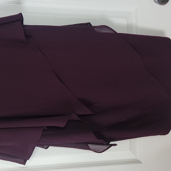 Dress - Picture 2 of 4